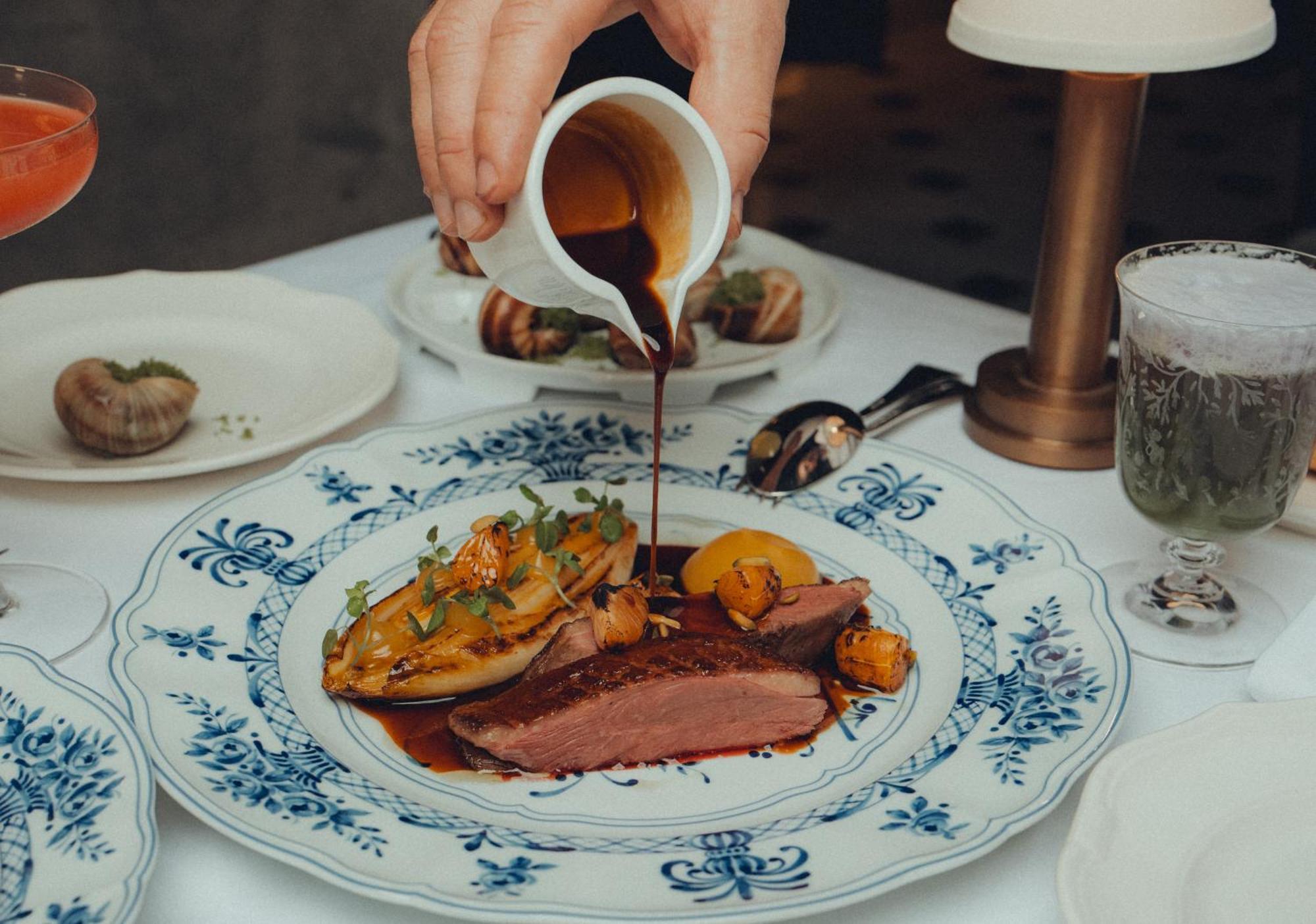Five Luxe 호텔 두바이 외부 사진 A duck dish at the restaurant