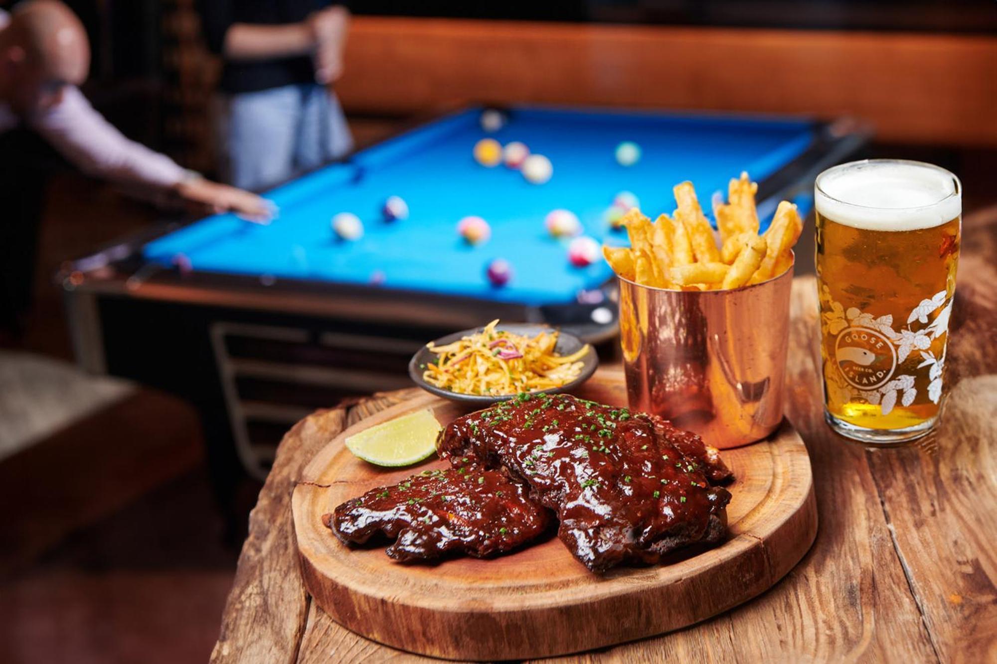 Five Luxe 호텔 두바이 외부 사진 A plate of pork ribs