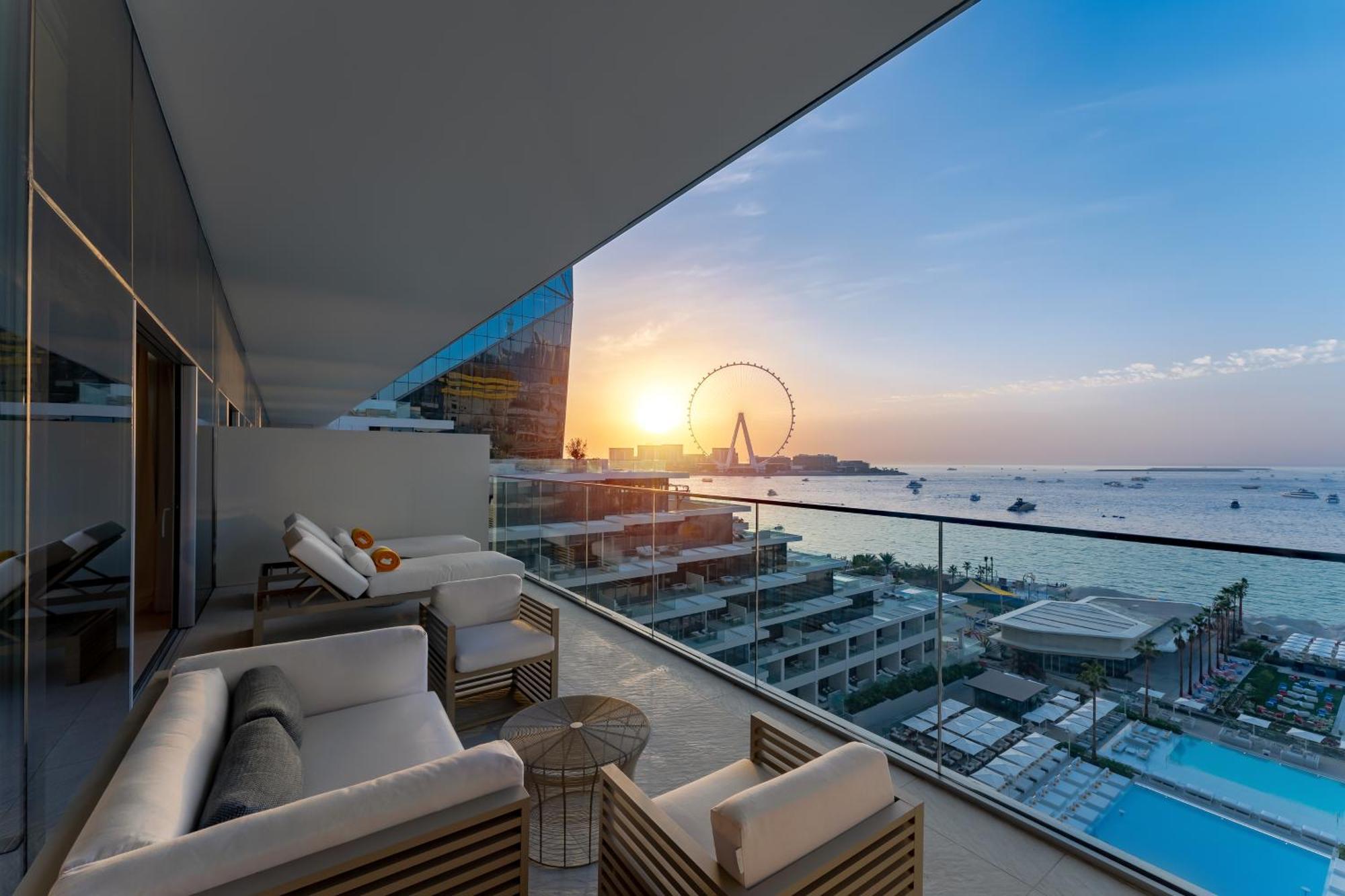 Five Luxe 호텔 두바이 외부 사진 View of the Palm Jumeirah from the hotel